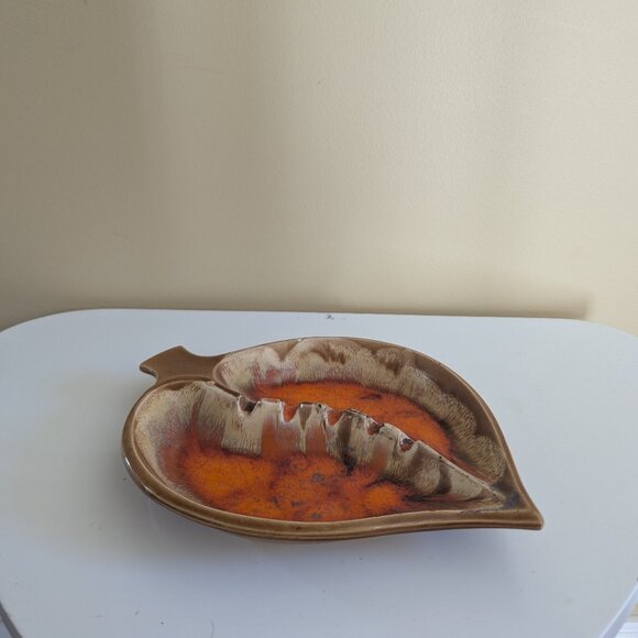 NEUTRAL LEAF VINTAGE 80s CERAMIC ASHTRAY TRINKET DISH - Picture 2 of 3